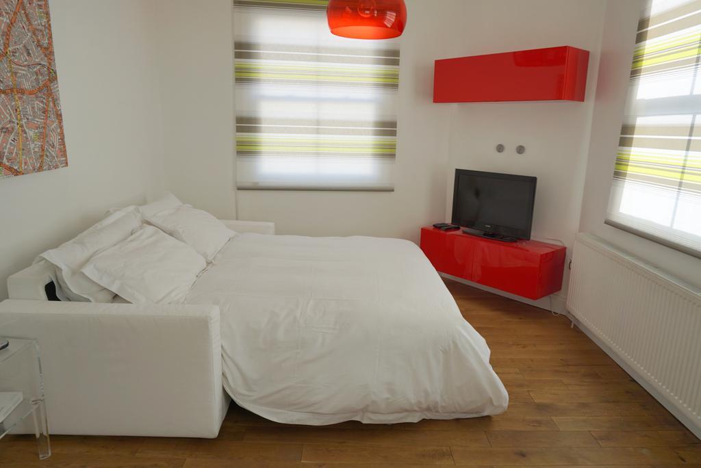 Landor Road London Apartment Номер фото